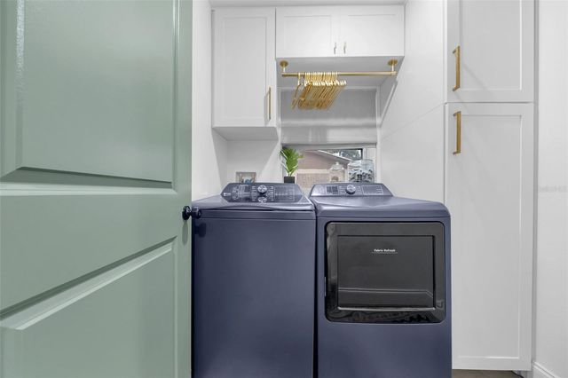 809 E HANNA AVENUE, Tampa, FL 33604