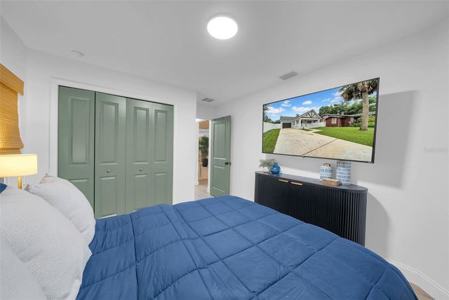 809 E HANNA AVENUE, Tampa, FL 33604