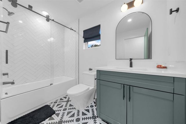 809 E HANNA AVENUE, Tampa, FL 33604