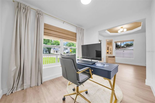 809 E HANNA AVENUE, Tampa, FL 33604