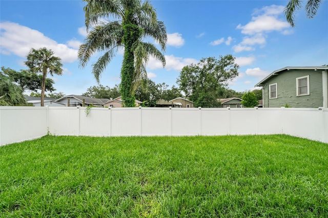 809 E HANNA AVENUE, Tampa, FL 33604