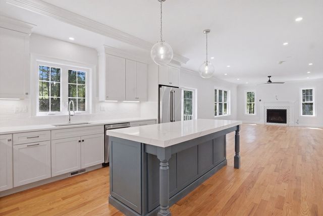 1 Dolores Drive, Burlington, MA 01803