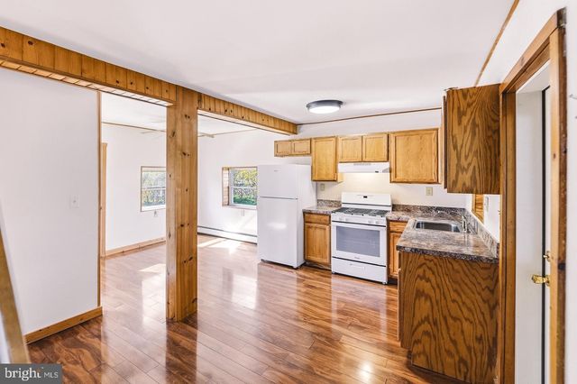 11 WITWER LN, Fleetwood, PA 19522