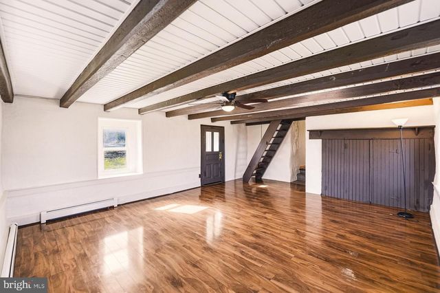 11 WITWER LN, Fleetwood, PA 19522
