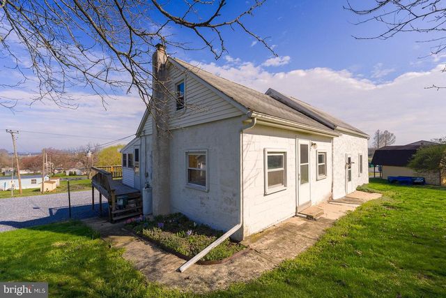11 WITWER LN, Fleetwood, PA 19522