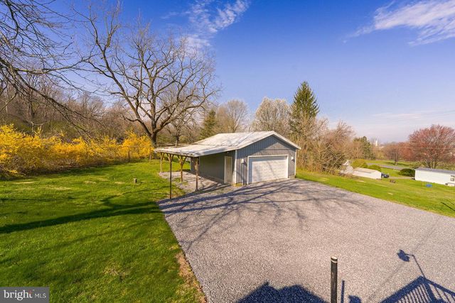 11 WITWER LN, Fleetwood, PA 19522