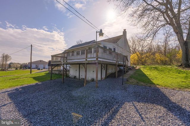 11 WITWER LN, Fleetwood, PA 19522