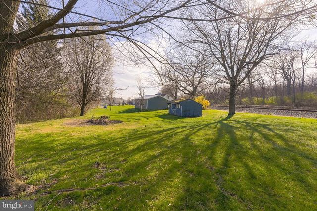 11 WITWER LN, Fleetwood, PA 19522