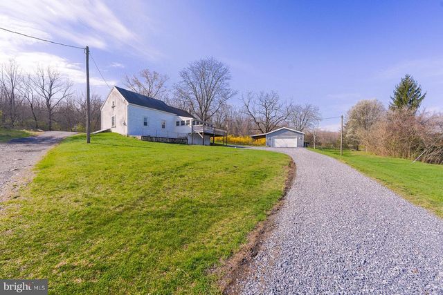 11 WITWER LN, Fleetwood, PA 19522