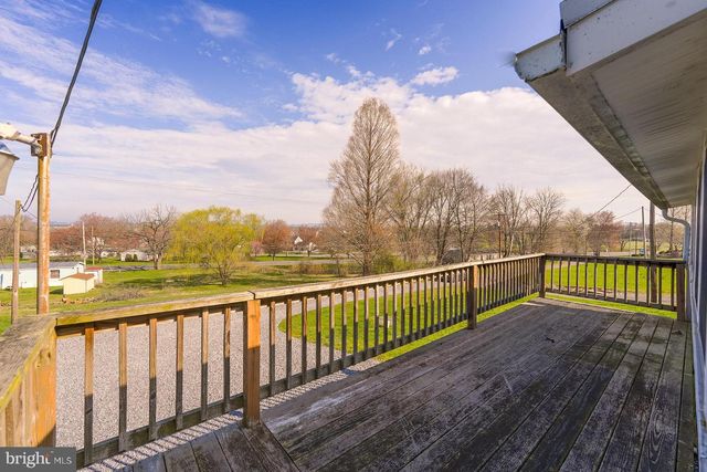11 WITWER LN, Fleetwood, PA 19522