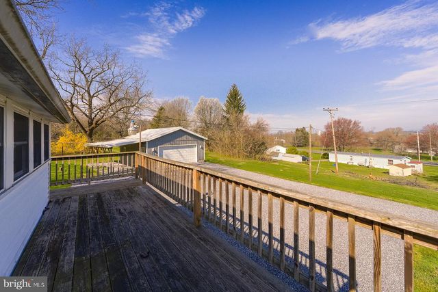 11 WITWER LN, Fleetwood, PA 19522