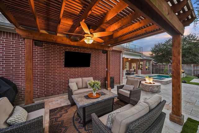 3523 Silvercreek Drive, Manvel, TX 77578