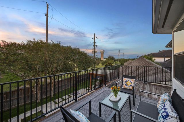 3523 Silvercreek Drive, Manvel, TX 77578