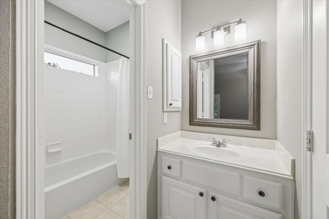 3523 Silvercreek Drive, Manvel, TX 77578