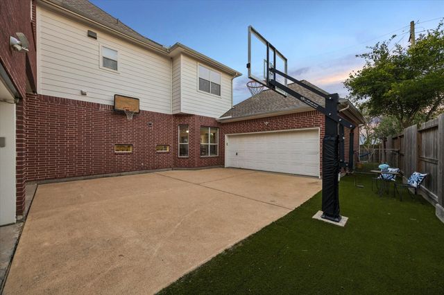 3523 Silvercreek Drive, Manvel, TX 77578