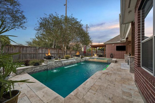 3523 Silvercreek Drive, Manvel, TX 77578