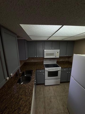 1536 SE Royal Green Circle 104, Port St. Lucie # 104, Port St Lucie, FL 34952
