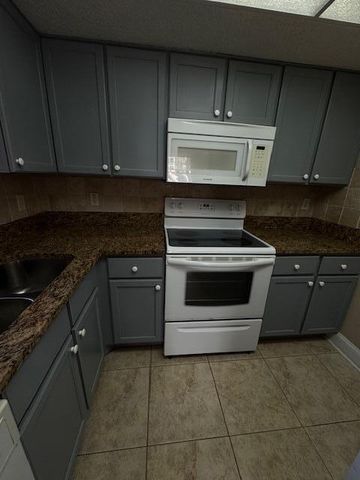1536 SE Royal Green Circle 104, Port St. Lucie # 104, Port St Lucie, FL 34952