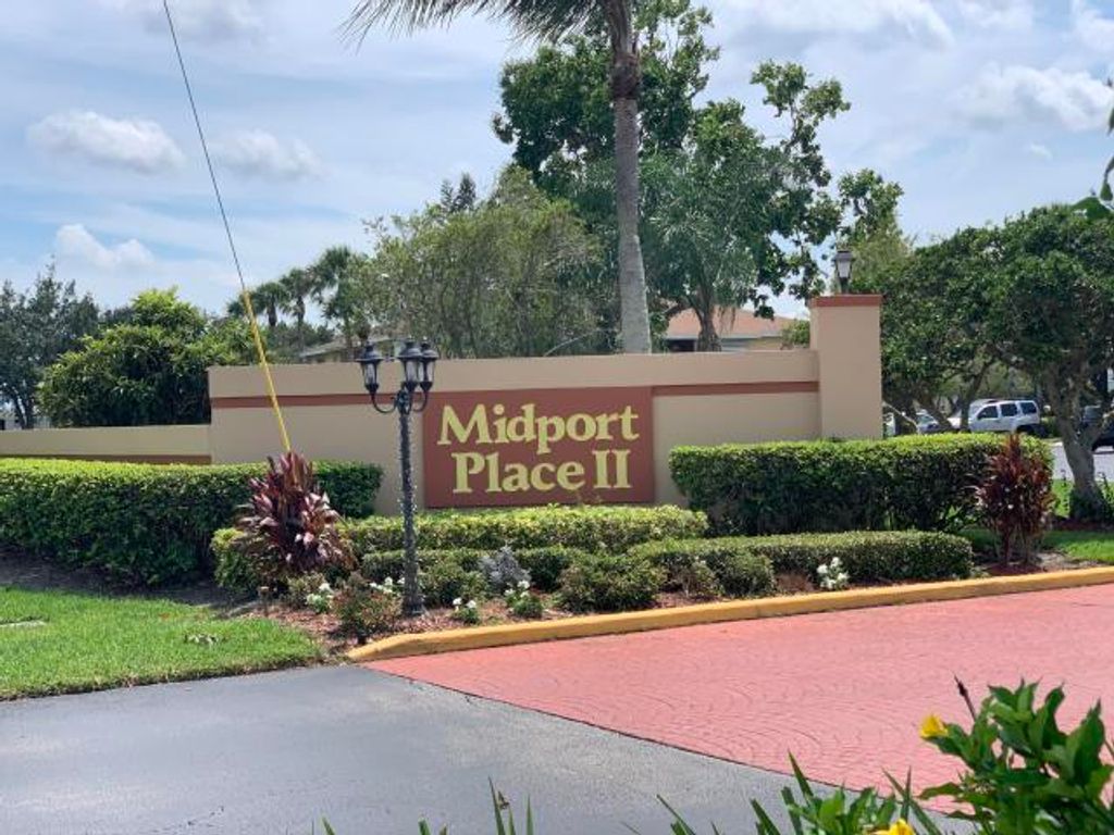 1536 SE Royal Green Circle 104, Port St. Lucie # 104, Port St Lucie, FL 34952
