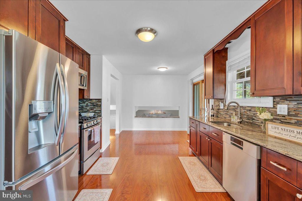 7 SURREY CT, BERLIN, NJ 08009 — photo 5