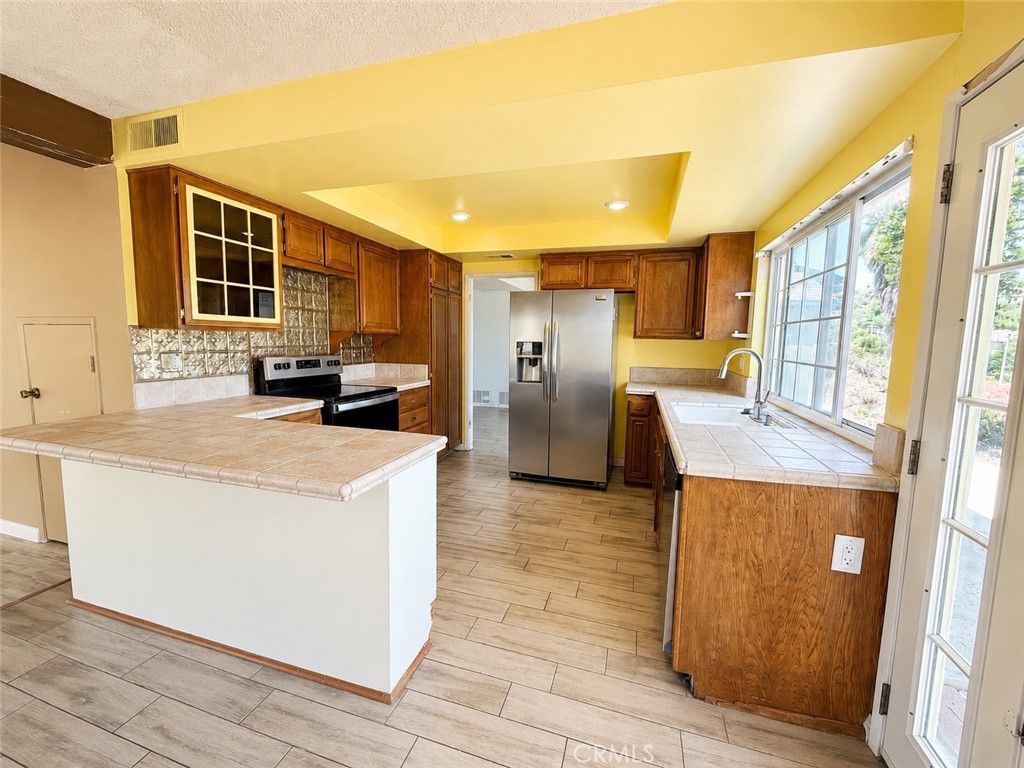 Image 9 of property listing at 548 Vista Rambla, Walnut, CA 91789