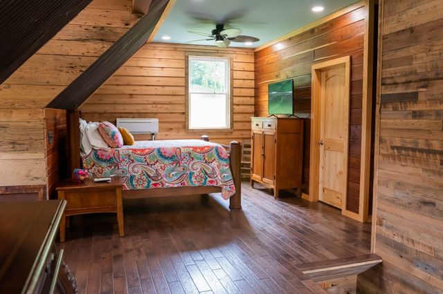 250 Woodard Hollow Ln, Gainesboro, TN 38562