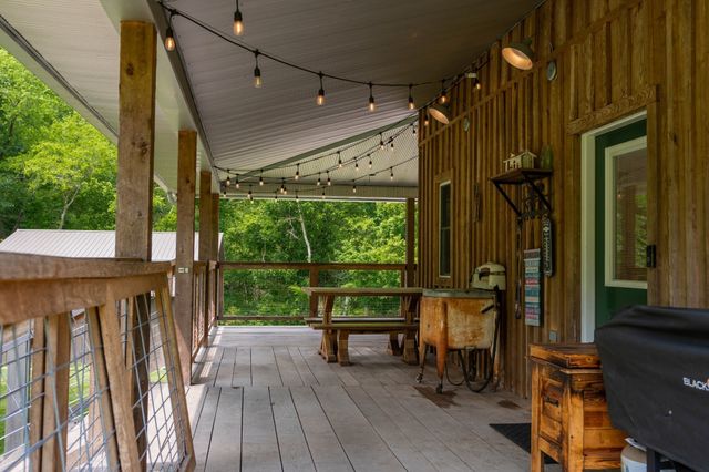 250 Woodard Hollow Ln, Gainesboro, TN 38562