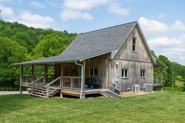 250 Woodard Hollow Ln, Gainesboro, TN 38562