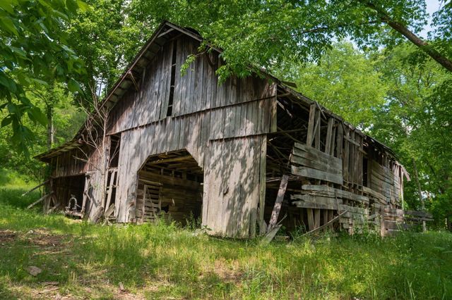 250 Woodard Hollow Ln, Gainesboro, TN 38562