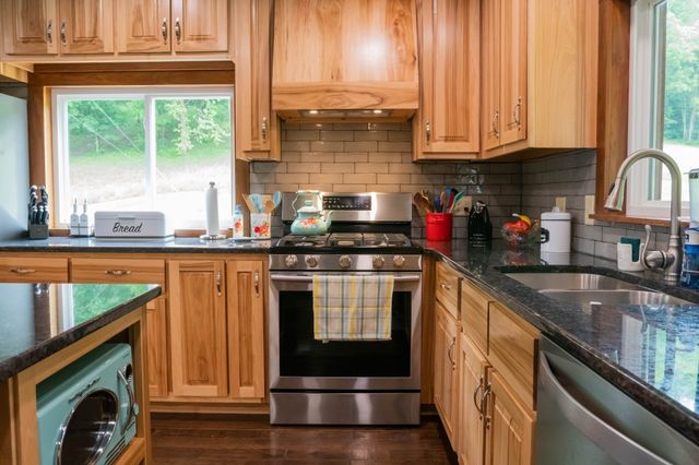 250 Woodard Hollow Ln, Gainesboro, TN 38562