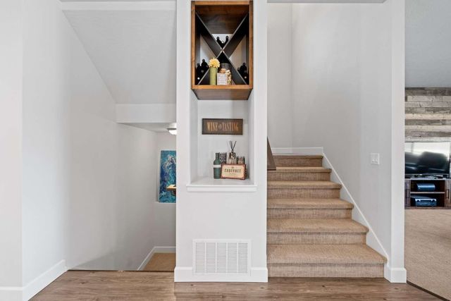 19631 E BUCKEYE Ave, Otis Orchards, WA 99027