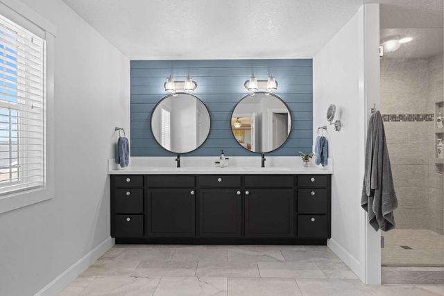 19631 E BUCKEYE Ave, Otis Orchards, WA 99027