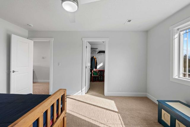 19631 E BUCKEYE Ave, Otis Orchards, WA 99027