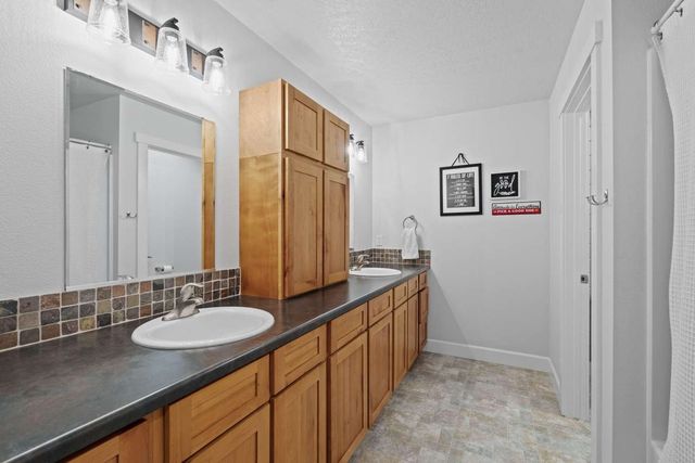 19631 E BUCKEYE Ave, Otis Orchards, WA 99027