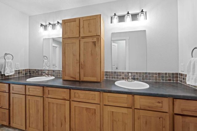 19631 E BUCKEYE Ave, Otis Orchards, WA 99027