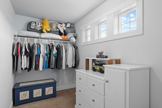 19631 E BUCKEYE Ave, Otis Orchards, WA 99027