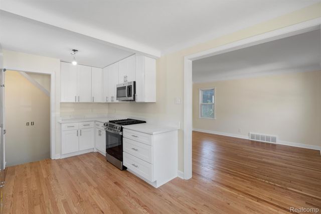 1427 Pearson Street, Fenton, MI 48220