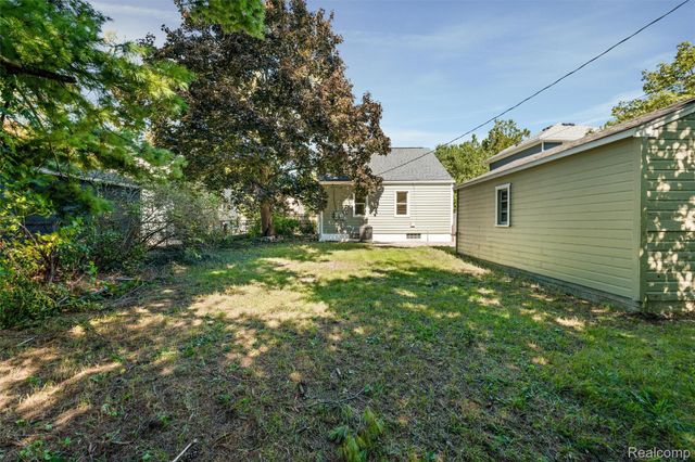 1427 Pearson Street, Fenton, MI 48220