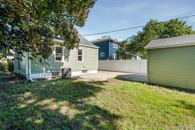 1427 Pearson Street, Fenton, MI 48220