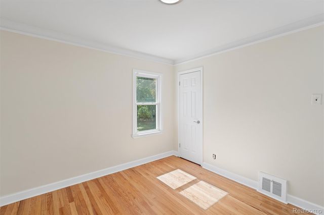 1427 Pearson Street, Fenton, MI 48220