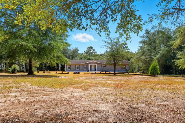 362 Schubert Circle, Defuniak Springs, FL 32433