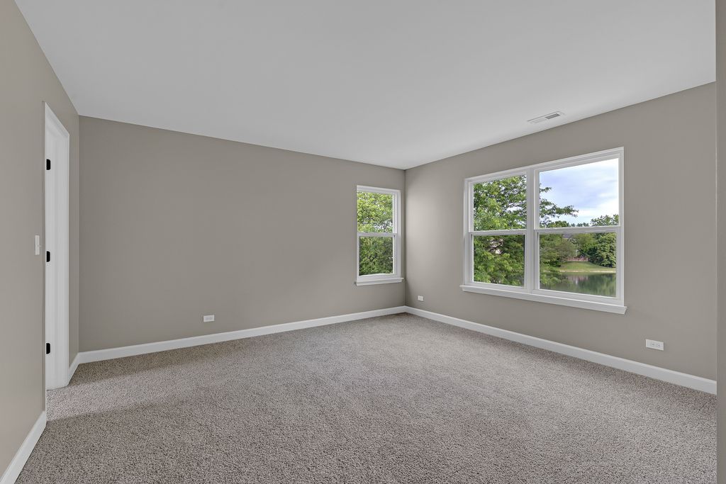 Image 17 of property listing at 291 Wedgewood Circle, Lake In The Hills, IL 60156