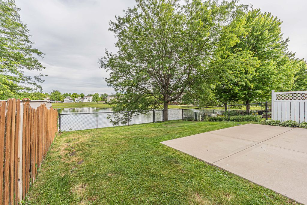 Image 26 of property listing at 291 Wedgewood Circle, Lake In The Hills, IL 60156