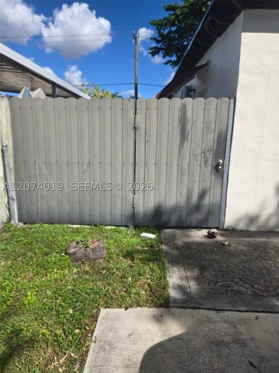 7785 SW 36th St Back, Miami, FL 33155
