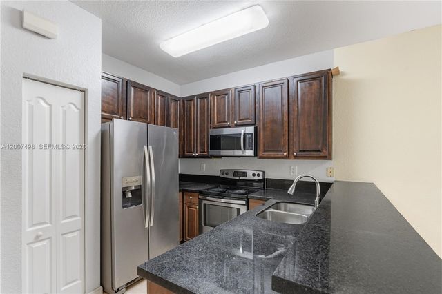 3166 NE 11th St, Homestead, FL 33033