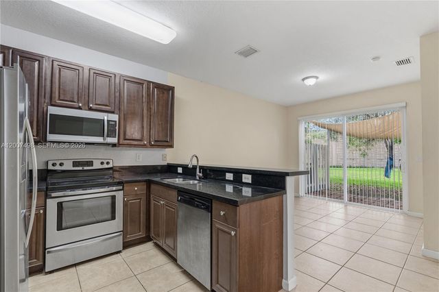 3166 NE 11th St, Homestead, FL 33033