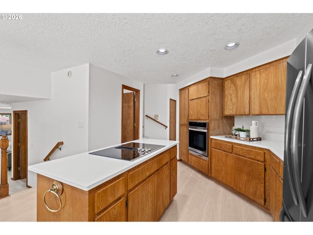 2233 Nw 159TH Pl, Beaverton, OR 97006