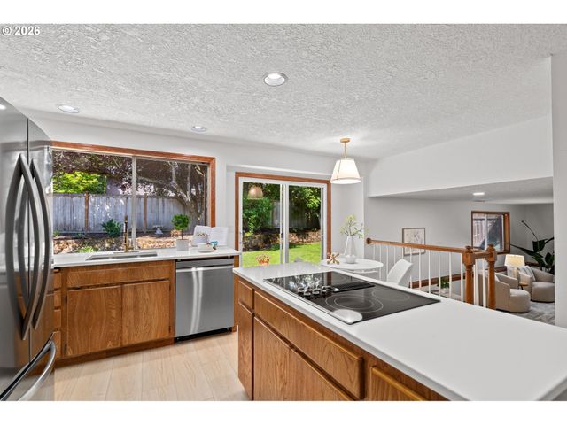 2233 Nw 159TH Pl, Beaverton, OR 97006