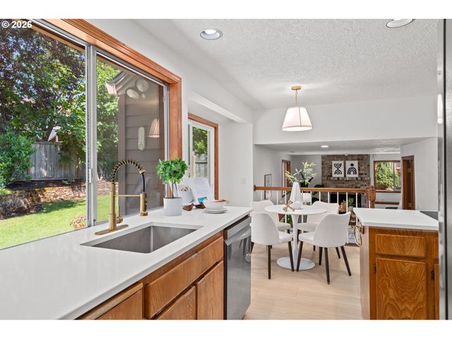 2233 Nw 159TH Pl, Beaverton, OR 97006