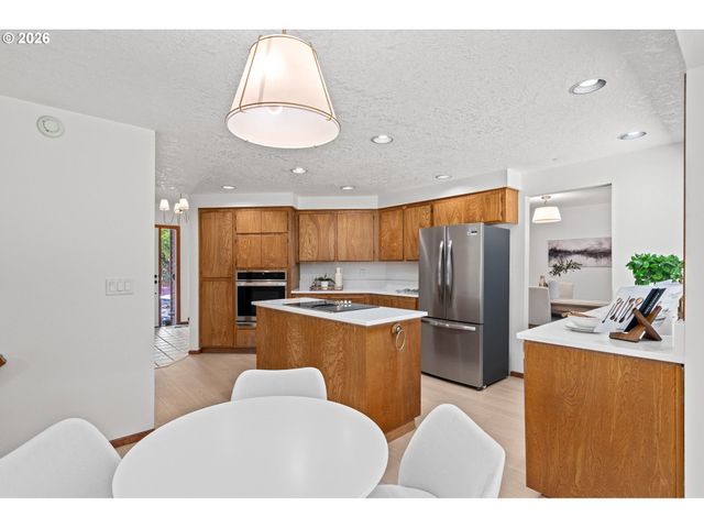 2233 Nw 159TH Pl, Beaverton, OR 97006